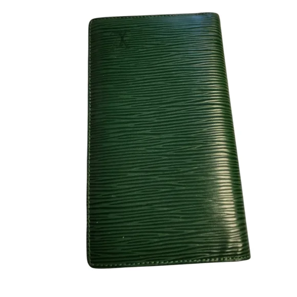 LV Passport And Card Holder - Picture 4 of 8